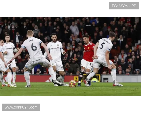 伯恩利安东尼带领球队迎接新赛季挑战展望及个人成长分析 伯恩利安东尼带领球队迎接新赛季挑战展望及个人成长分析