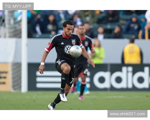 塞维利亚俱乐部本赛季战绩回顾及未来发展规划分析